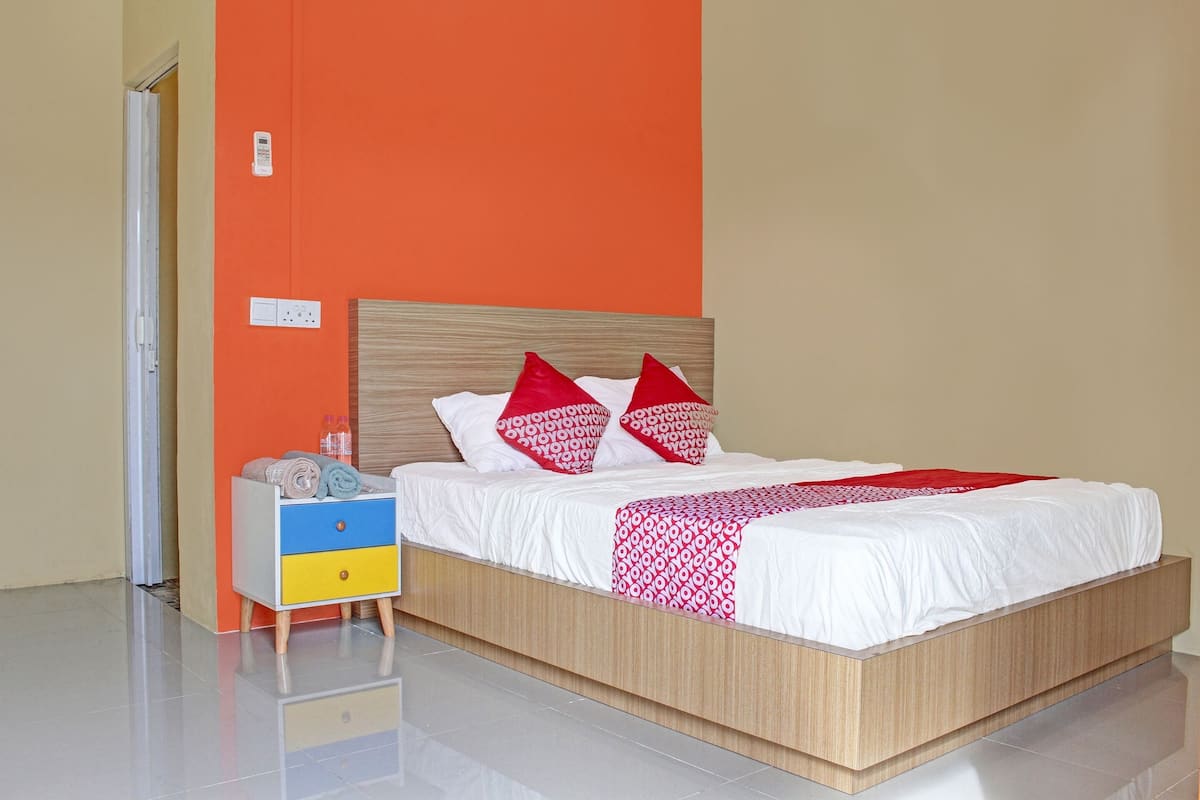 Habitación doble Deluxe | Espacio para trabajar con laptop, cortinas blackout y wifi gratis