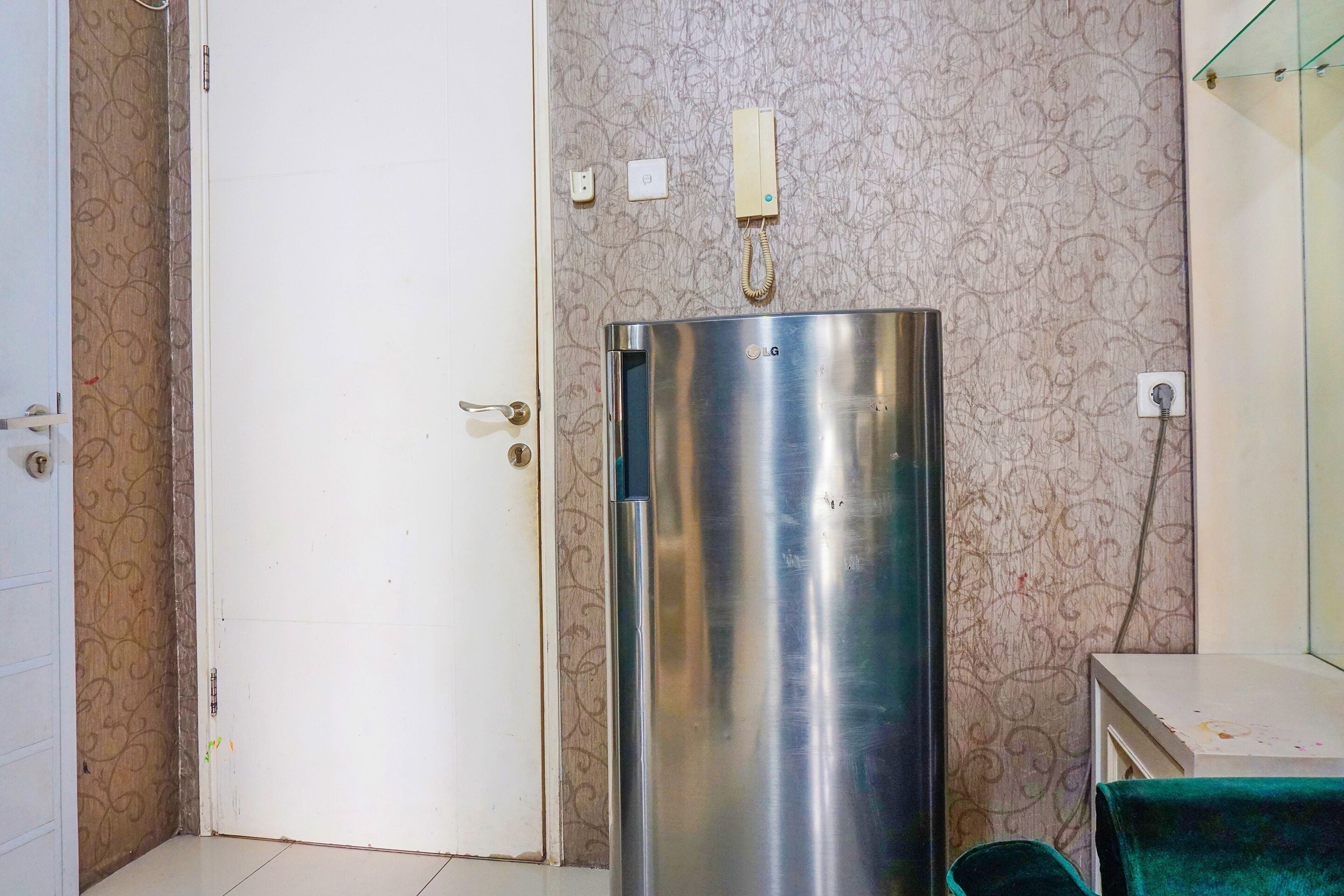 standard single room | blackout curtains, free wifi, bed sheets