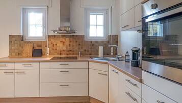 Kühlschrank, Ofen, Herdplatte, Geschirrspüler