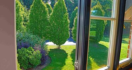 Luxurious property with downstairs bedroom and wet room,large garden,games room