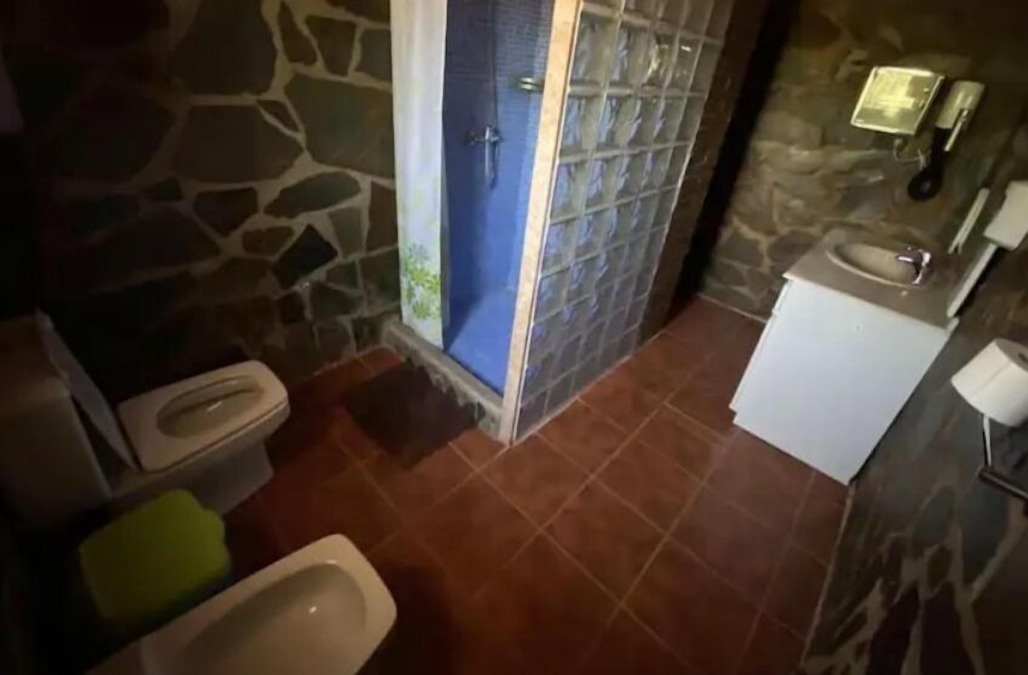 淋浴设施、吹风机