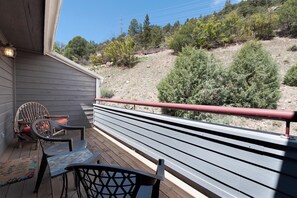 Property grounds - Affordable Animas Valley Townhome - Between Downtown and Purgatory (Durango)