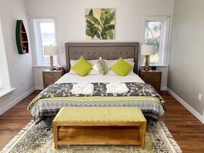 5 bedrooms, in-room safe, desk, iron/ironing board