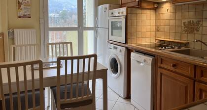 #EV | Le Taillat đ| T3 pour 4 Ă  Meylan avec terrasse