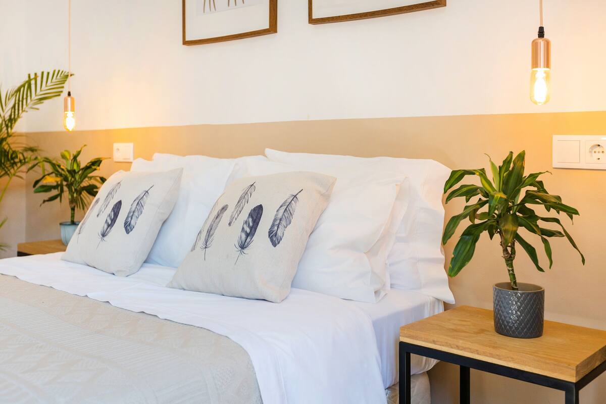 Executive Tek Büyük Yataklı Oda | Kaliteli yatak takımı, ütü/ütü masası, ücretsiz kablosuz İnternet