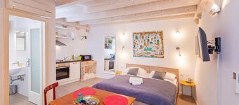 Rafael rooms and apartments by DuHomes