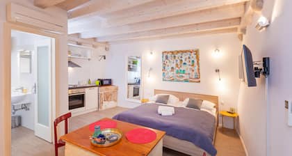 Rafael rooms and apartments by DuHomes