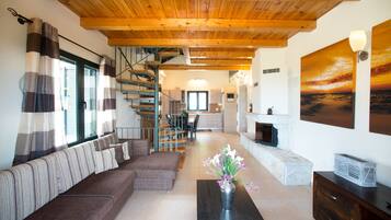 Classic Villa | Living area