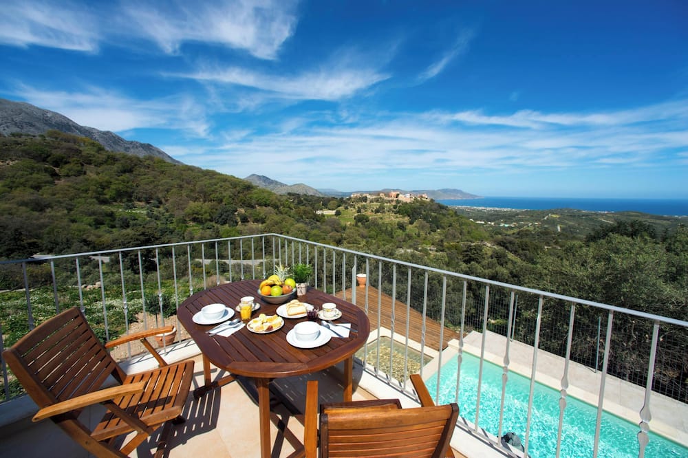 Villa Cretan View with Heated Swimming Pool - Καστελλος