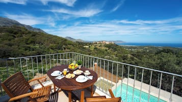 Classic Villa | Terrace/patio