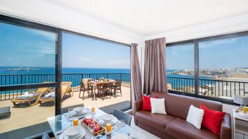 43-cm LCD TV with satellite channels, TV