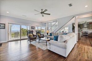 スマートテレビ、暖炉