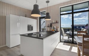 Køleskab, ovn, kogeplade, opvaskemaskine