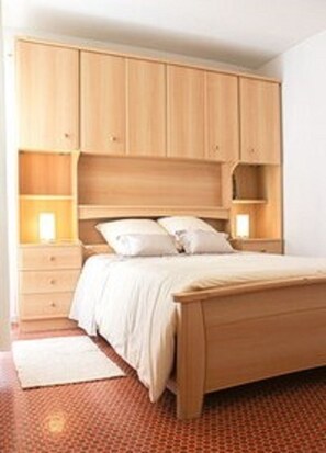 1 soverom, strykejern/-brett og internettilgang