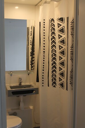 ダブルルーム エンスイート シティビュー | バスルーム | タオル