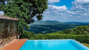 Ääretön uima-allas