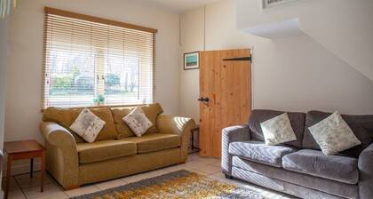 Rural, secluded holiday lodge close to beaches and Sandringham