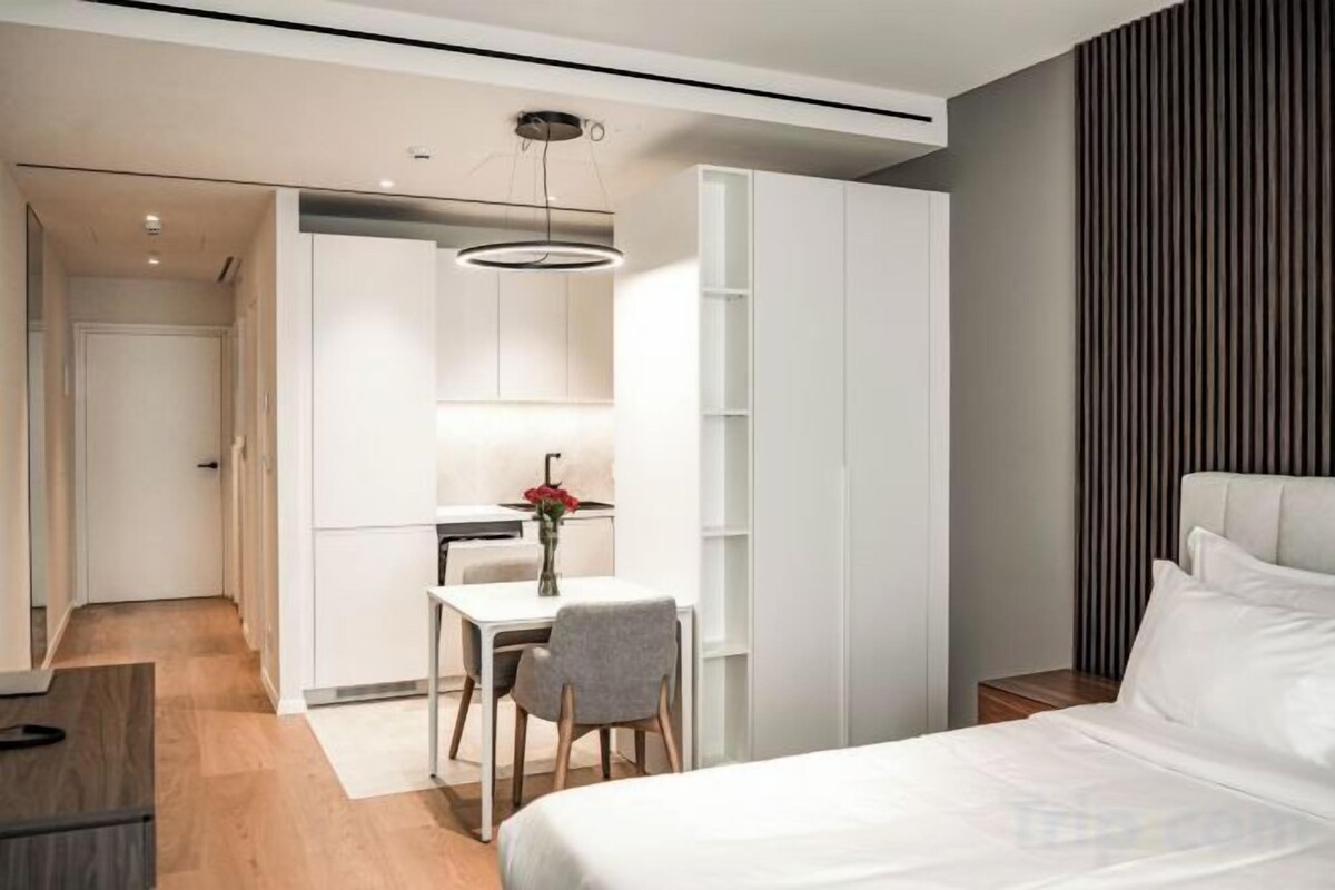 In-room safe, soundproofing, WiFi (free), bed sheets