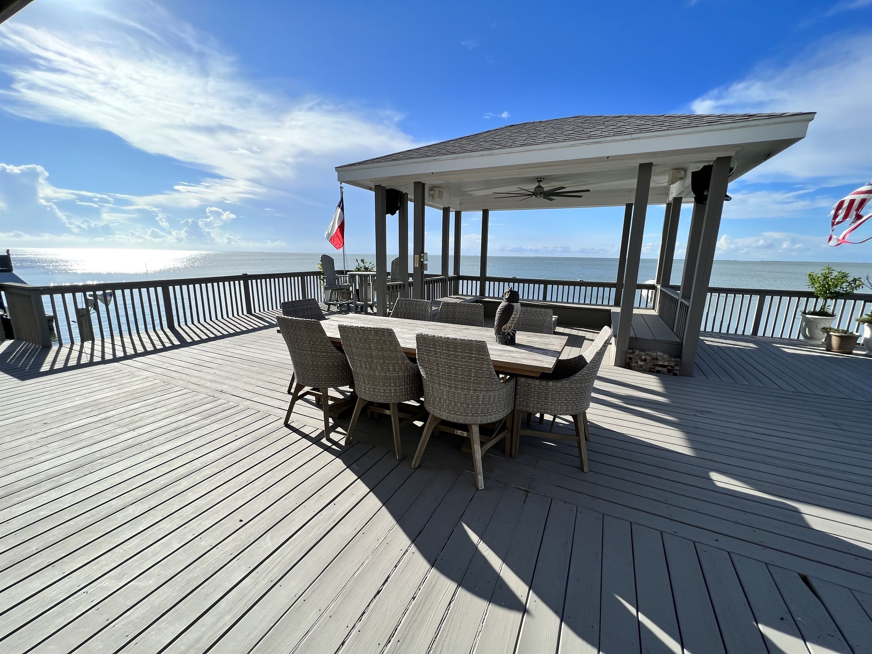 Bayfront Oasis on Double Lot: Pool, Hot Tub & Fishing Paradise