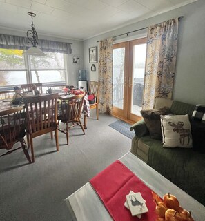 Smart TV, fireplace, DVD player, books