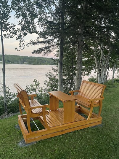 Private Lakefront Cabin