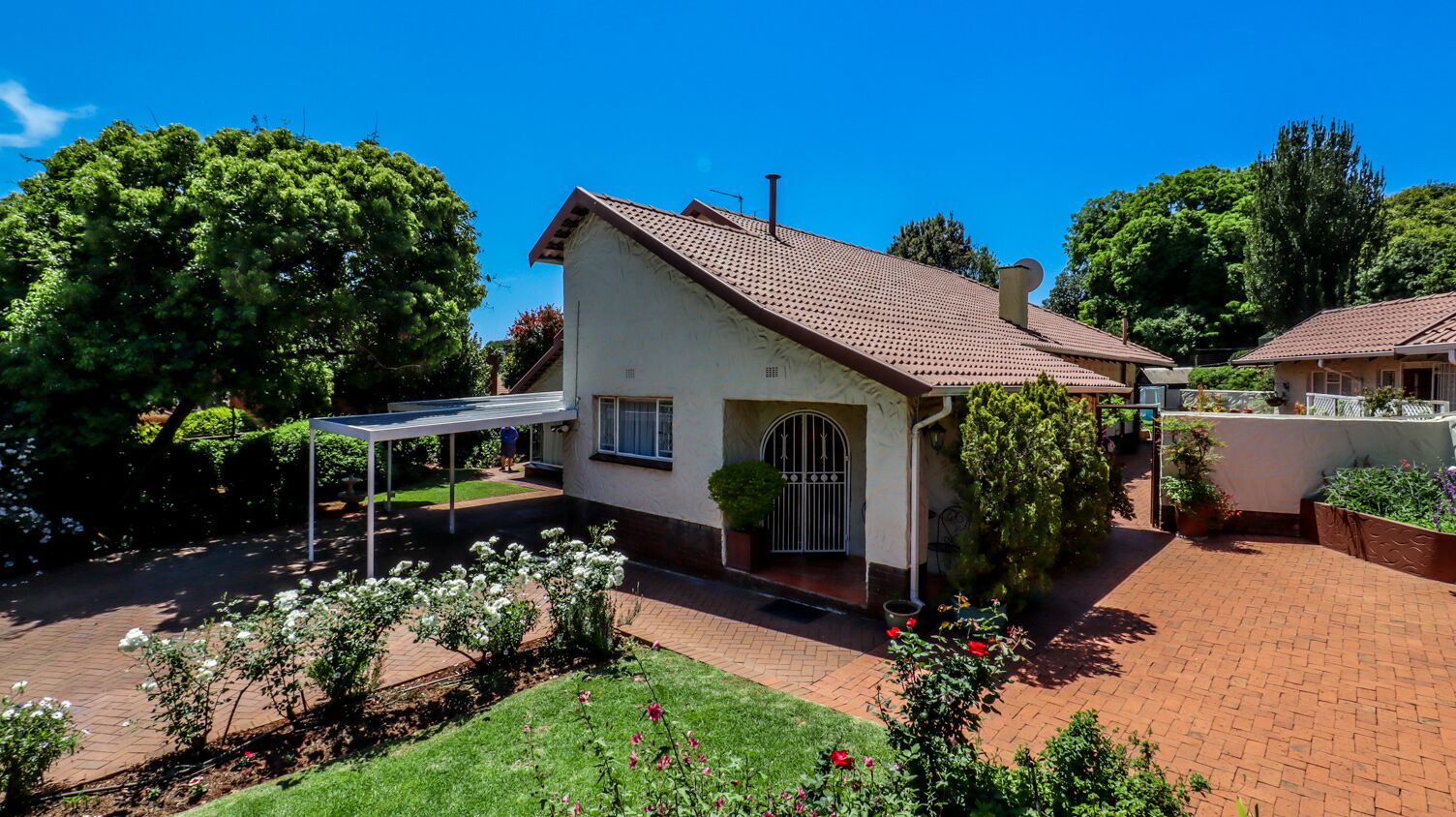 숙박 시설 정면