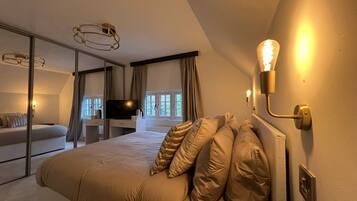 Premier Room, 1 Bedroom, Garden View | Egyptian cotton sheets, premium bedding, down comforters, free minibar