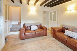 TV, fireplace, DVD player, offices - Host & Stay | Rose Cottage, Pickering (Pickering)