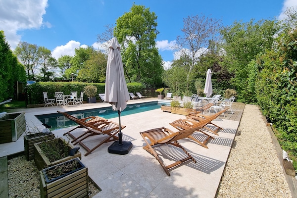 Piscina all'aperto, una piscina riscaldata