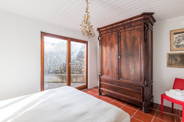 2 bedrooms, Internet, bed sheets
