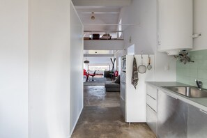 Fridge, oven, dishwasher