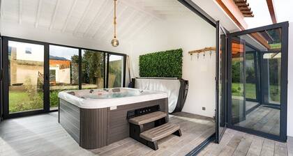 São Brás Luxury Home | Jacuzzi & Garden