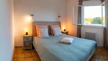 1 slaapkamer, een strijkplank/strijkijzer, gratis wifi