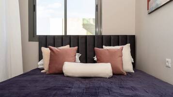 3 habitaciones, tabla de planchar con plancha, cuna de viaje y wifi