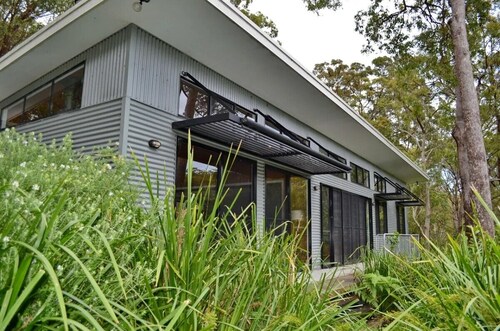 Wi-Fi* Linen Included* Open Plan Living* BBQ* Pet Friendly