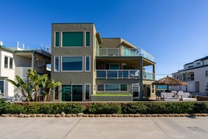 Exterior - Family Ocean Front 3BR with Parking (San Diego)