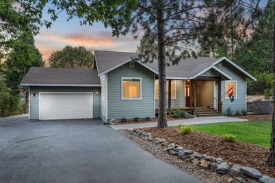 Bearadise Lodge - Mount Shasta - Now with Air Conditioning! 
