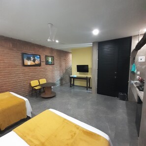 2 chambres, fer et planche à repasser, Wi-Fi gratuit, draps fournis