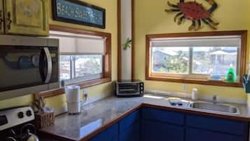 Fridge, microwave, stovetop, toaster