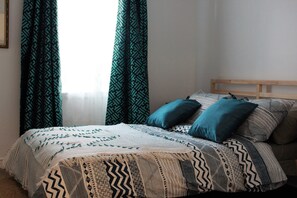 1 bedroom, iron/ironing board, free WiFi, bed sheets - Beau Studio #1 Complétement Meublé (Montréal)