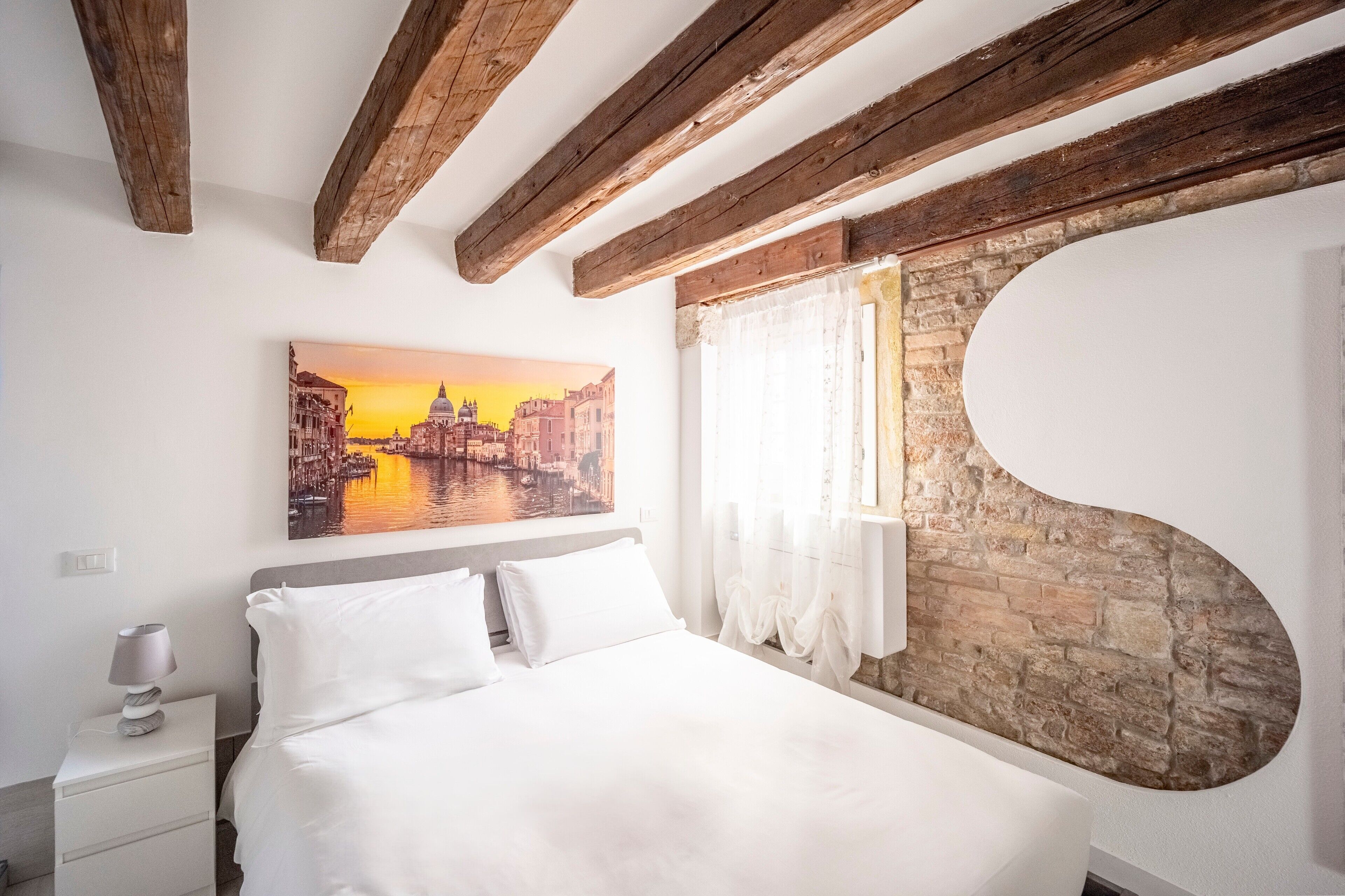 Design-Apartment | 1 Schlafzimmer, hochwertige Bettwaren, Daunenbettdecken