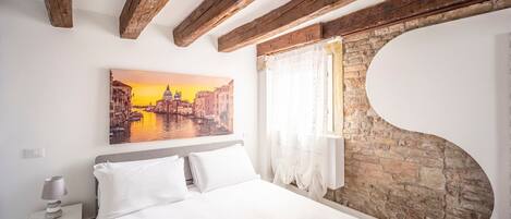 Design-Apartment | 1 Schlafzimmer, hochwertige Bettwaren, Daunenbettdecken