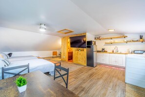 Deluxe-Apartment | Eigene Küche | Wasserkocher mit Kaffee-/Teezubehör, Hochstuhl, Küchenrolle