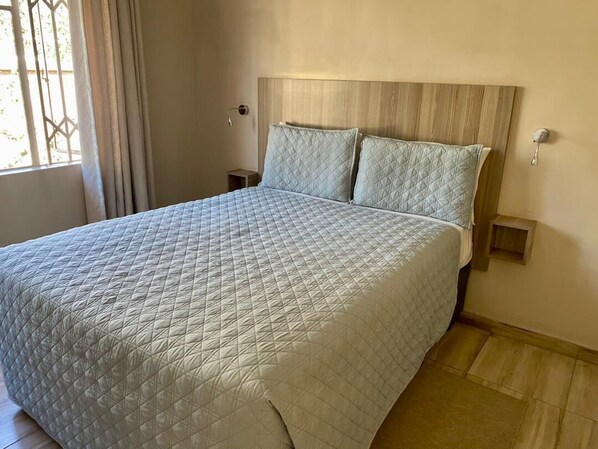 2 عدّة غرف نوم وخدمة الإنترنت