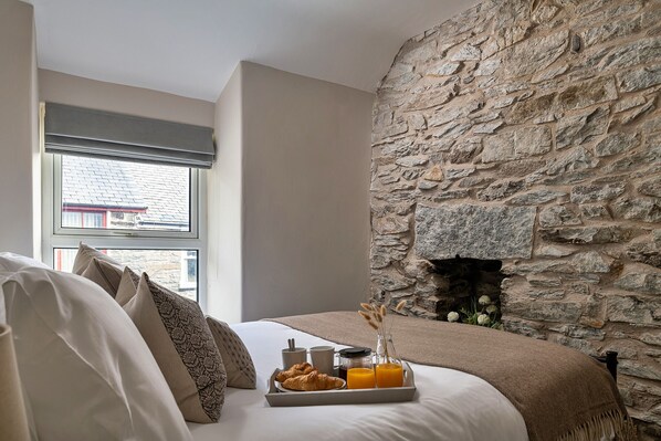 3 bedrooms, iron/ironing board, free WiFi, bed sheets - Bwthyn Llechi (Slate Cottage) (Blaenau Ffestiniog)