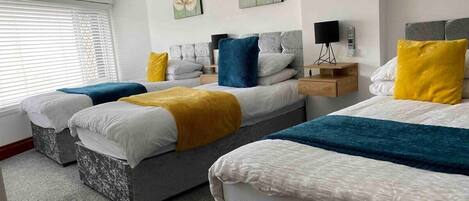 2 bedrooms, iron/ironing board, Internet, bed sheets