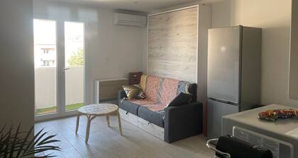 T1 Neuf Balcon 700 m de la mer Parking Wifi Draps