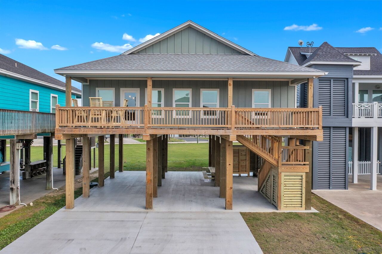 Brand new home with Gulf view!  3 Bedrooms, Sleeps 10.