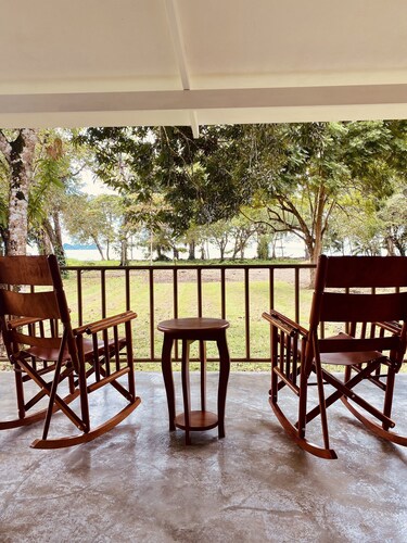 Casa Arenas, steps away from the ocean!