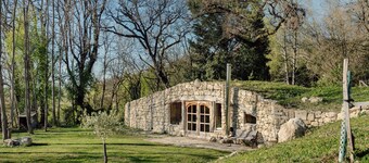 Maison Terre Cabanes de Fallot / sauna - cold bath / shared natural swimming pool